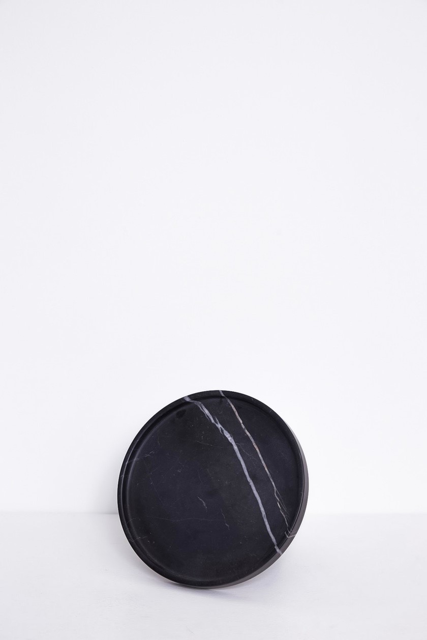 B002 ROUND TRAY Black Marquina Marble